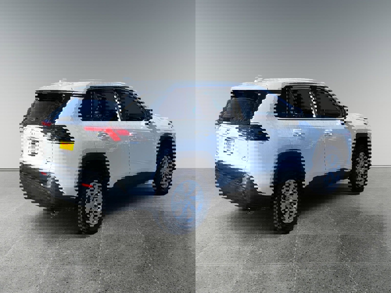 Used 2024 Toyota RAV4 LE image 5