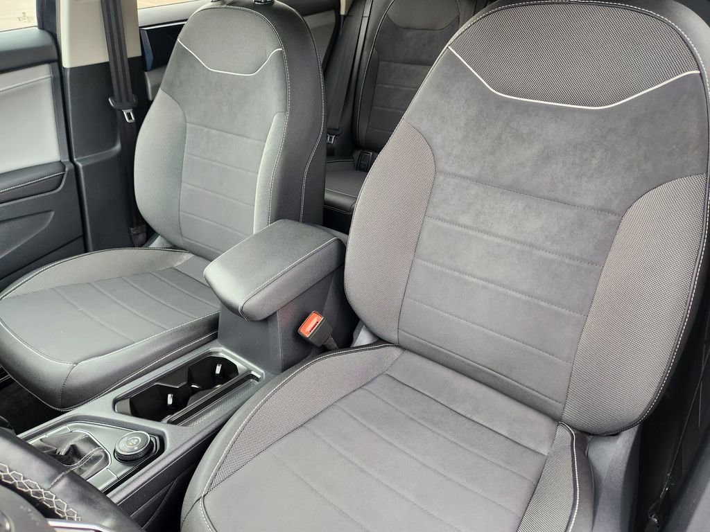 Certified 2024 Volkswagen Taos SE image 8