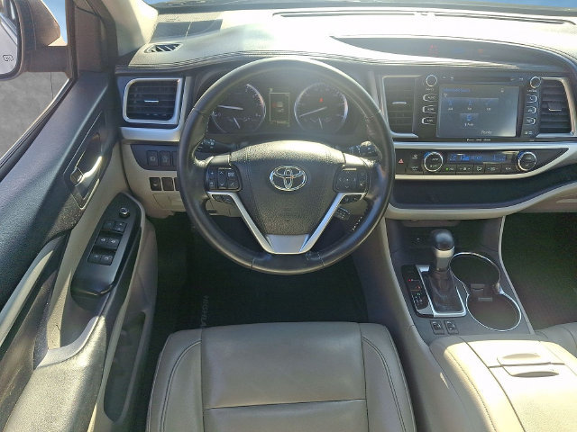 Used 2018 Toyota Highlander XLE w/ Protection Package #3 AWD/4WD image 11