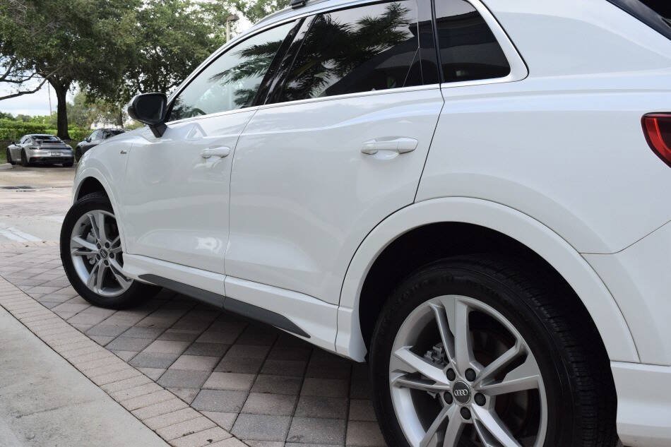 Used 2020 Audi Q3 2.0T Premium w/ Convenience Package AWD/4WD image 25