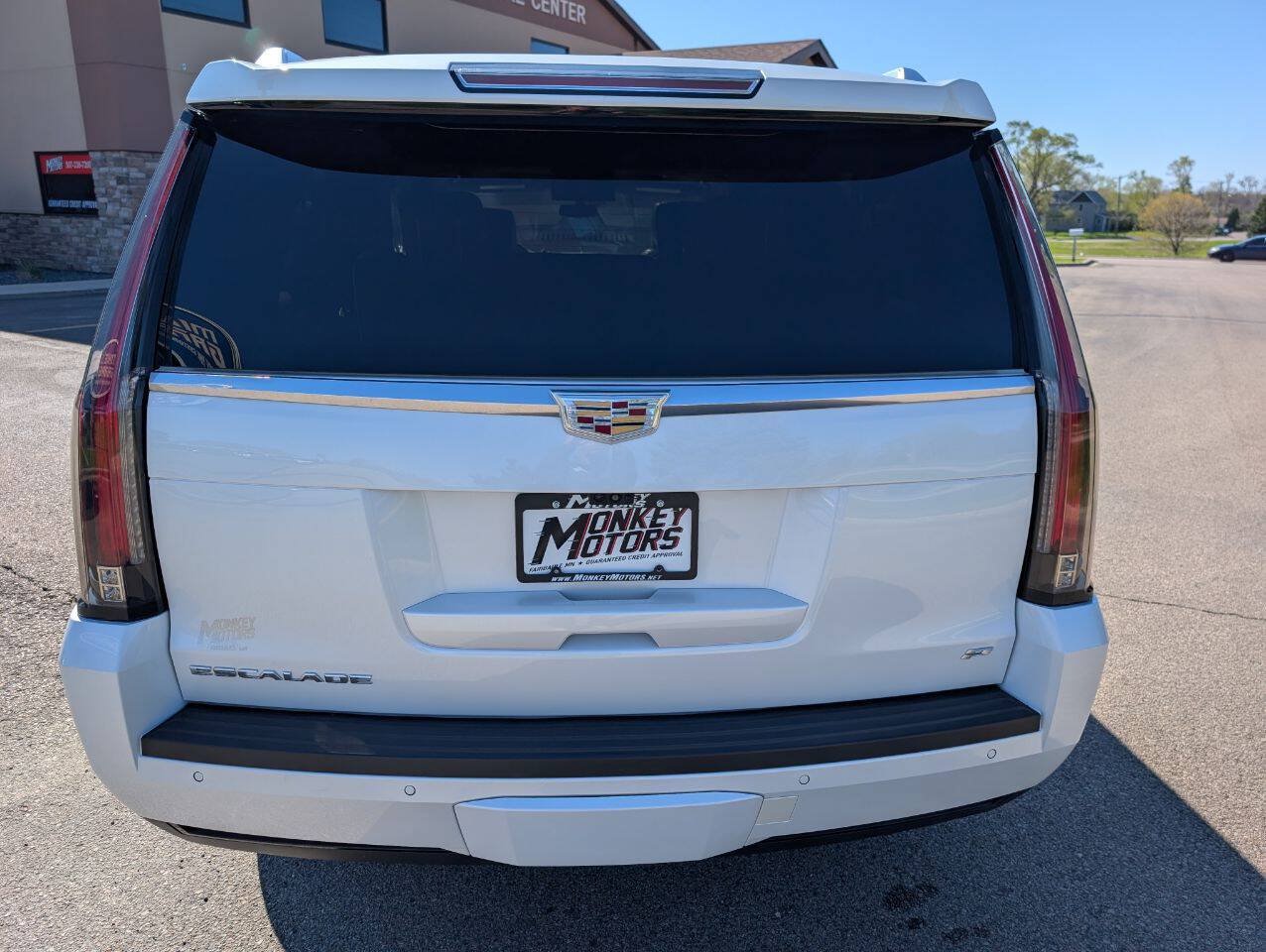 Used 2019 Cadillac Escalade ESV Platinum AWD/4WD image 9