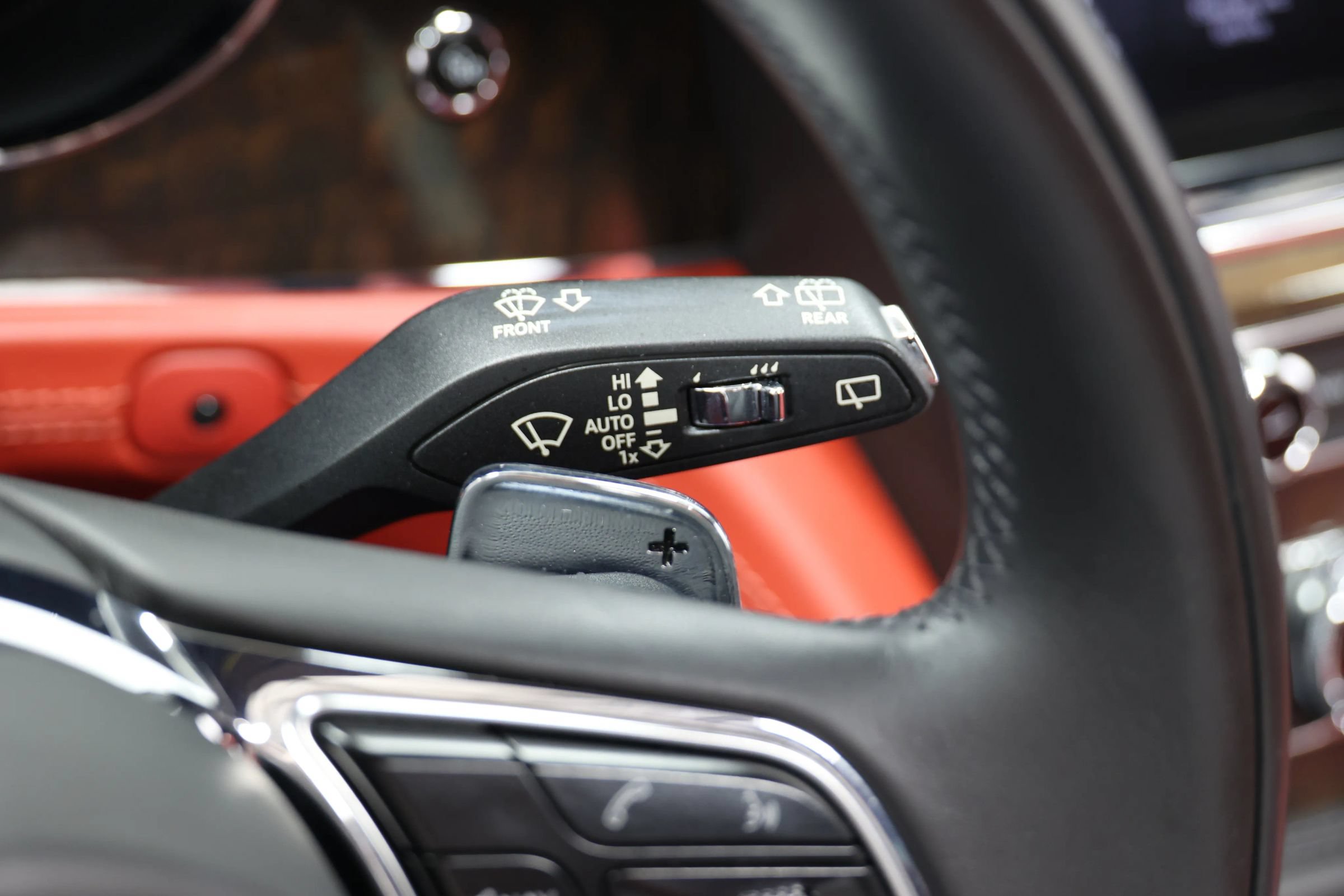 Used 2022 Bentley Bentayga AWD/4WD image 31