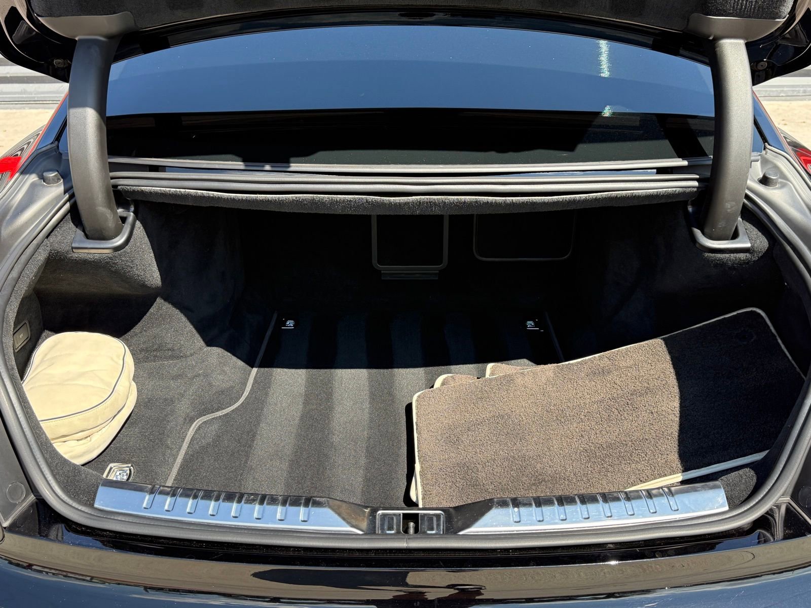 Used 2020 Bentley Flying Spur W12 image 21