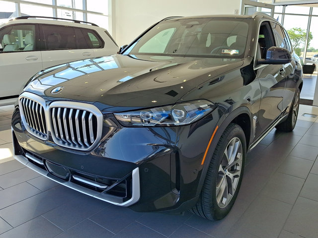 Used 2024 BMW X5 xDrive40i w/ Premium Package AWD/4WD image 3