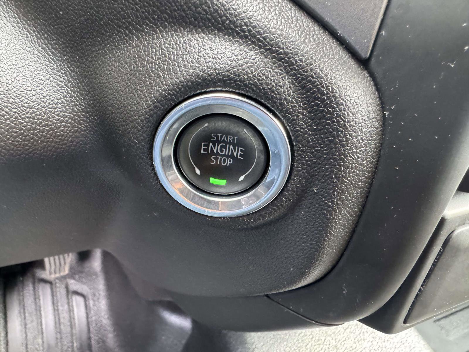 Used 2025 Chevrolet Silverado 1500 W/T image 32