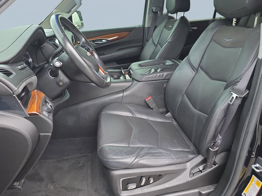 Used 2016 Cadillac Escalade ESV Luxury RWD image 11