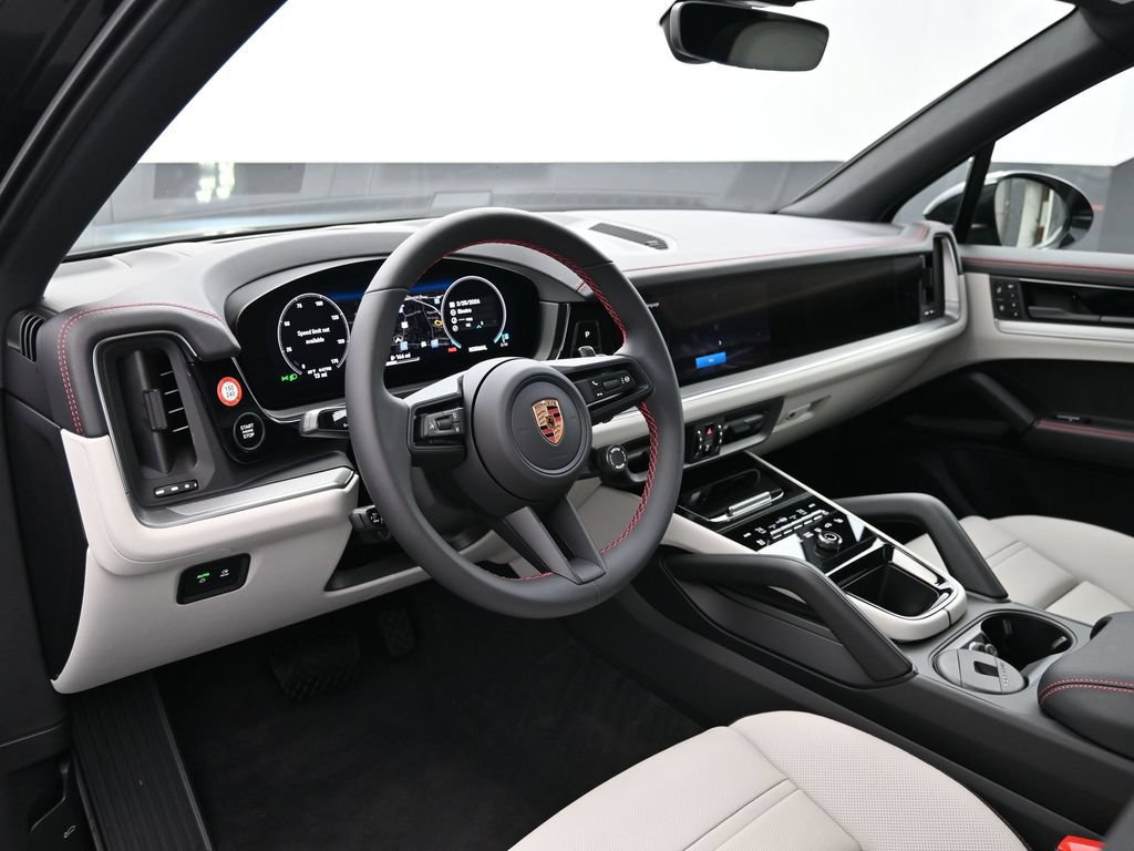 Certified 2026 Porsche Cayenne AWD/4WD image 4