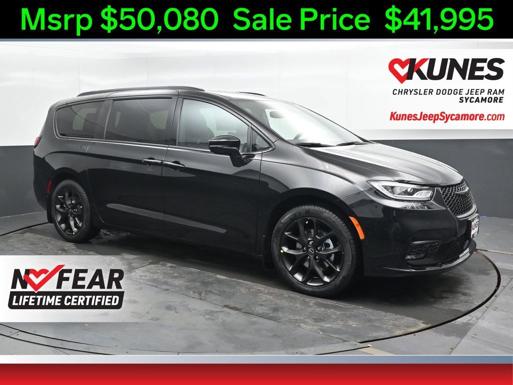 New 2026 Chrysler Pacifica Select image 1