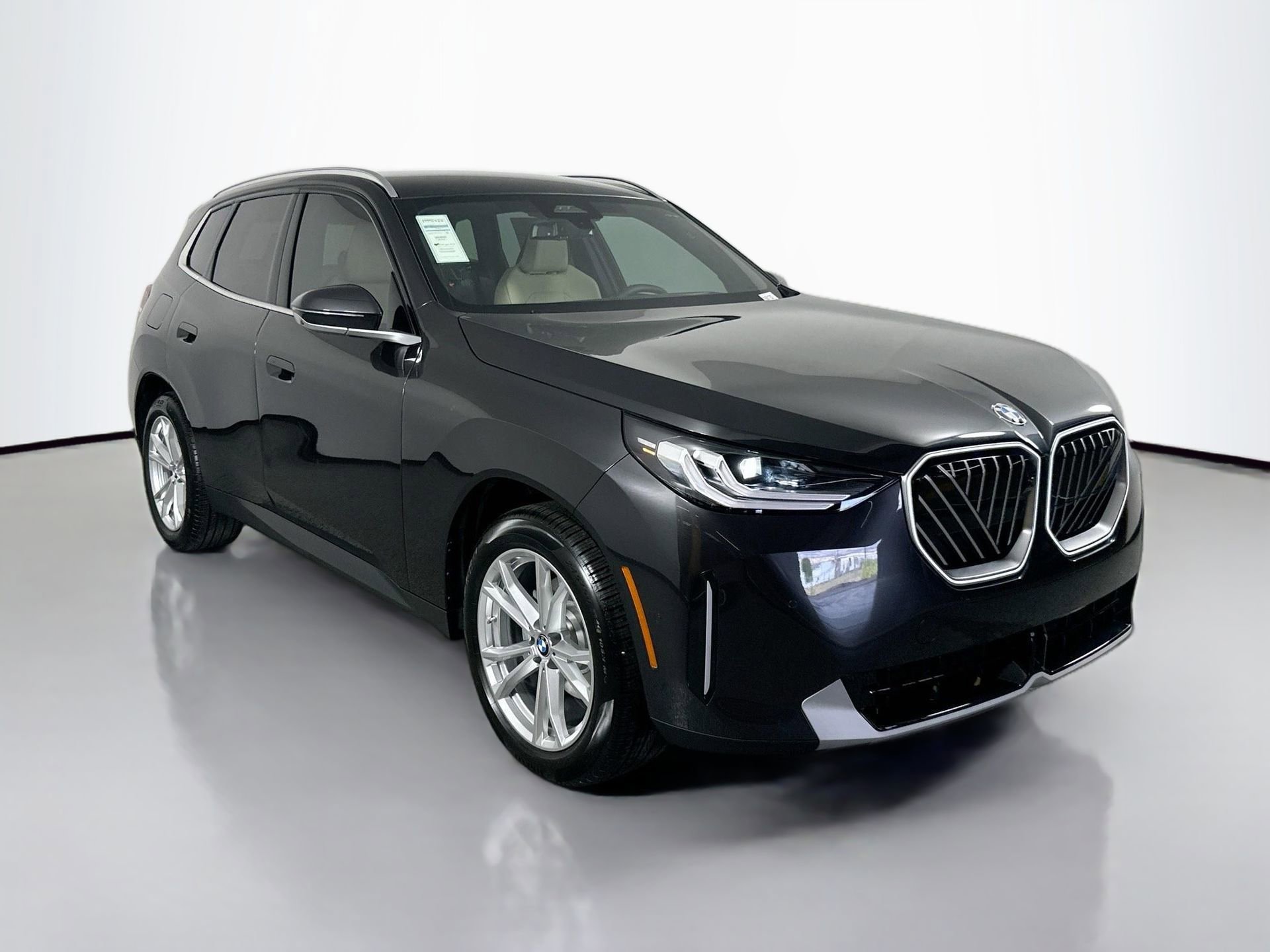 Used 2025 BMW X3 xDrive30i w/ Premium Package image 4