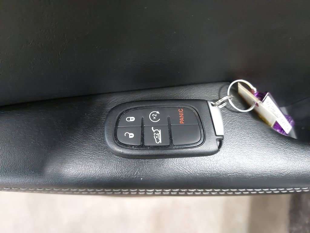 Used 2021 Jeep Cherokee Limited image 34