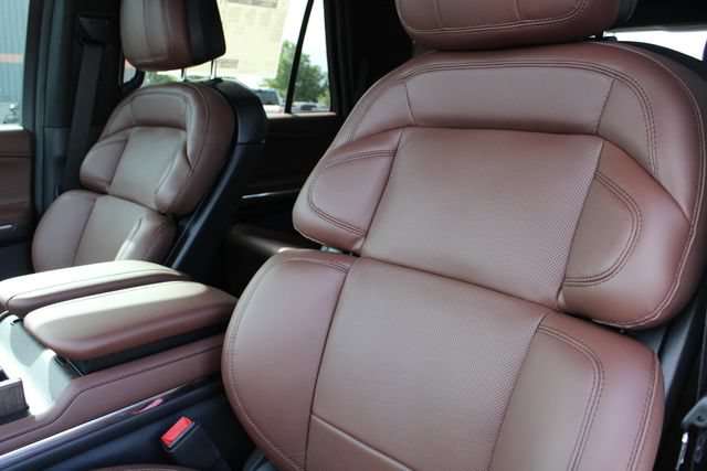 New 2027 Lincoln Navigator Reserve AWD/4WD image 5