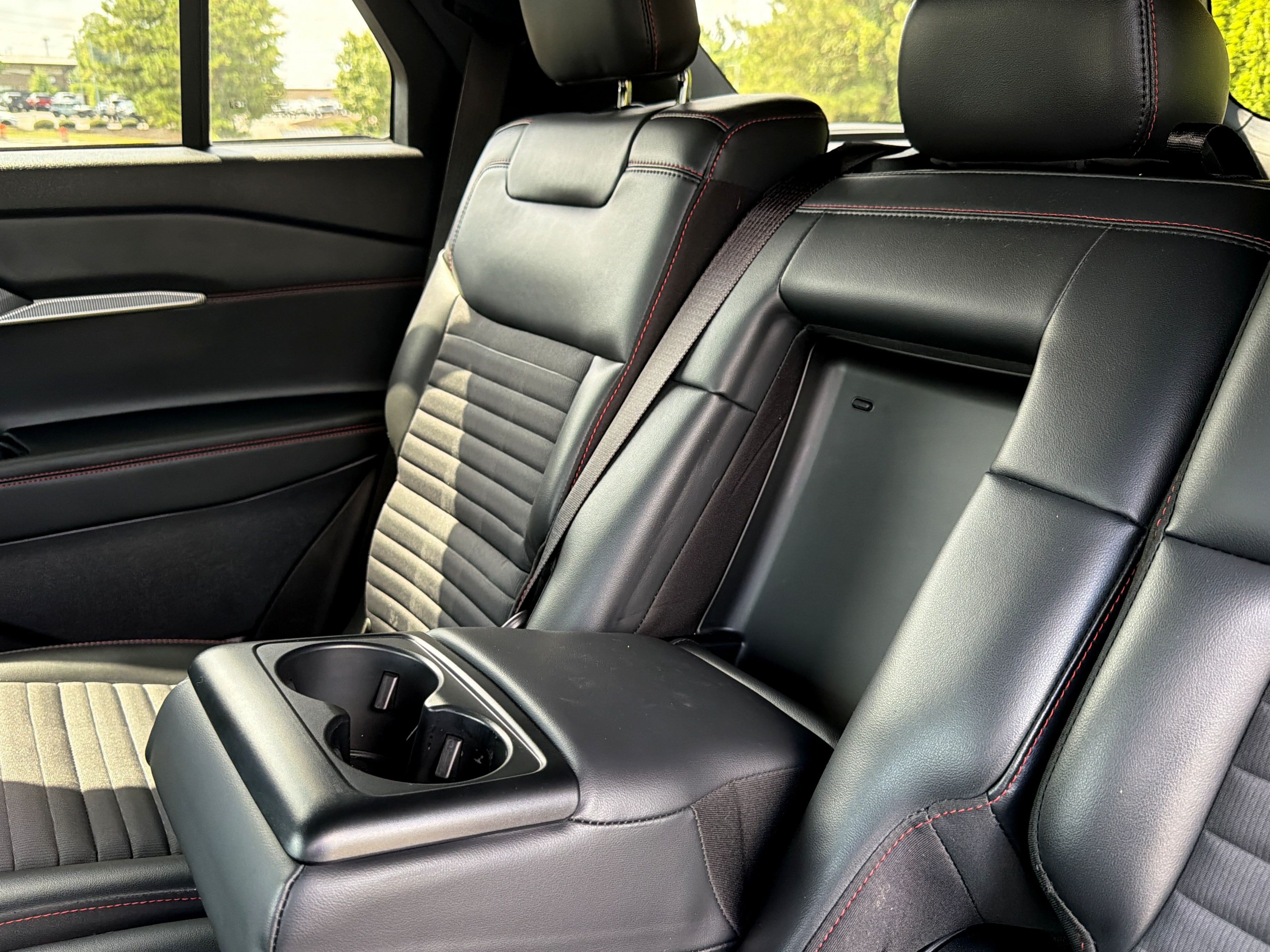 Used 2025 Ford Explorer ST-Line RWD image 9