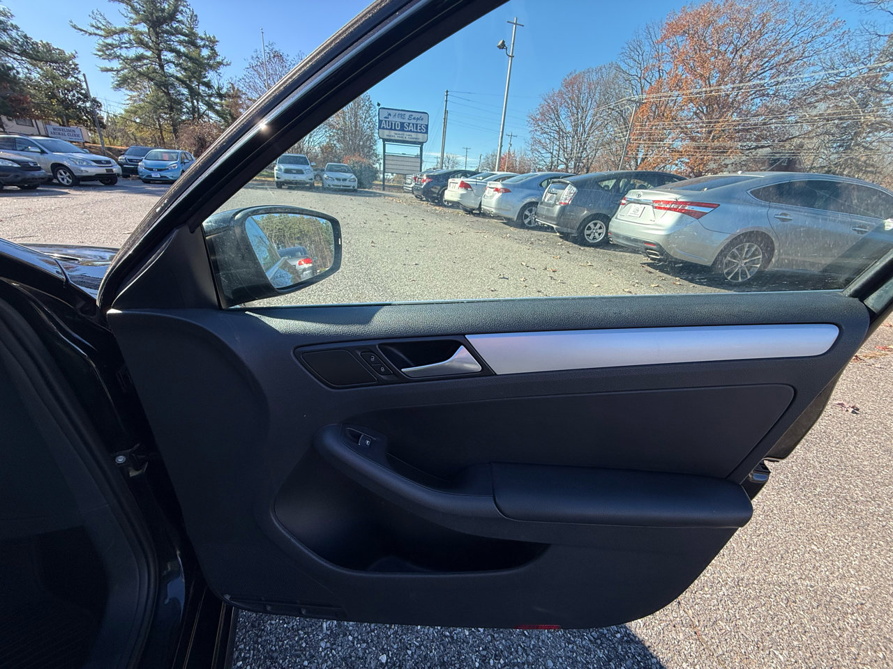 Used 2014 Volkswagen Jetta SE image 24