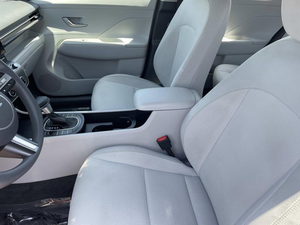 Certified 2025 Hyundai Kona SE FWD image 18