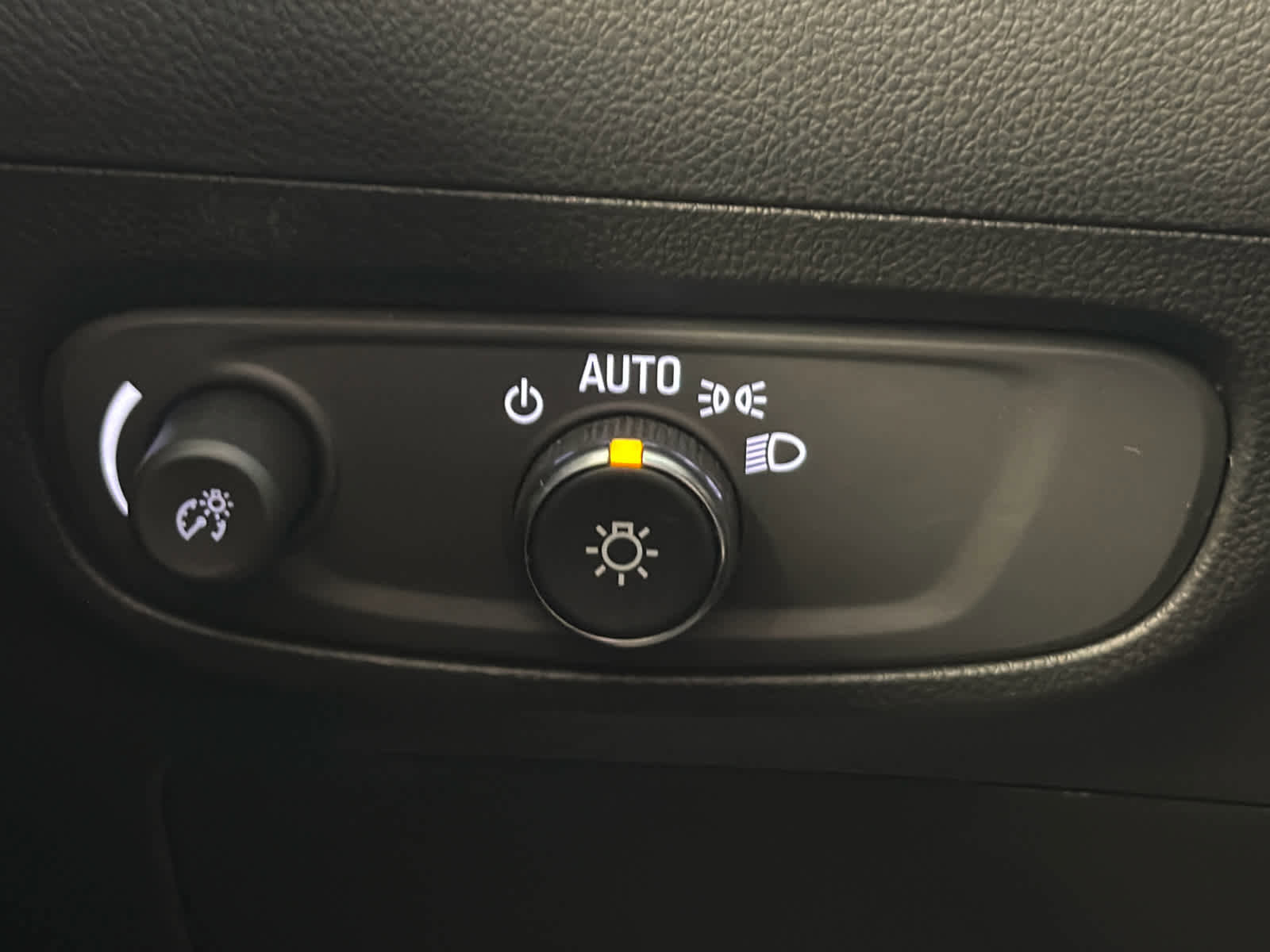 Used 2024 Buick Encore GX Sport Touring w/ Comfort Package image 39