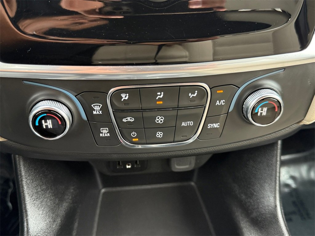 Used 2023 Chevrolet Traverse LS w/ Safety Package image 17