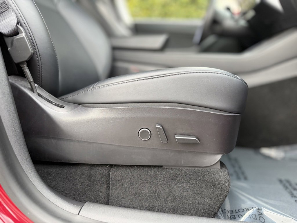 Used 2021 Tesla Model Y Long Range image 34