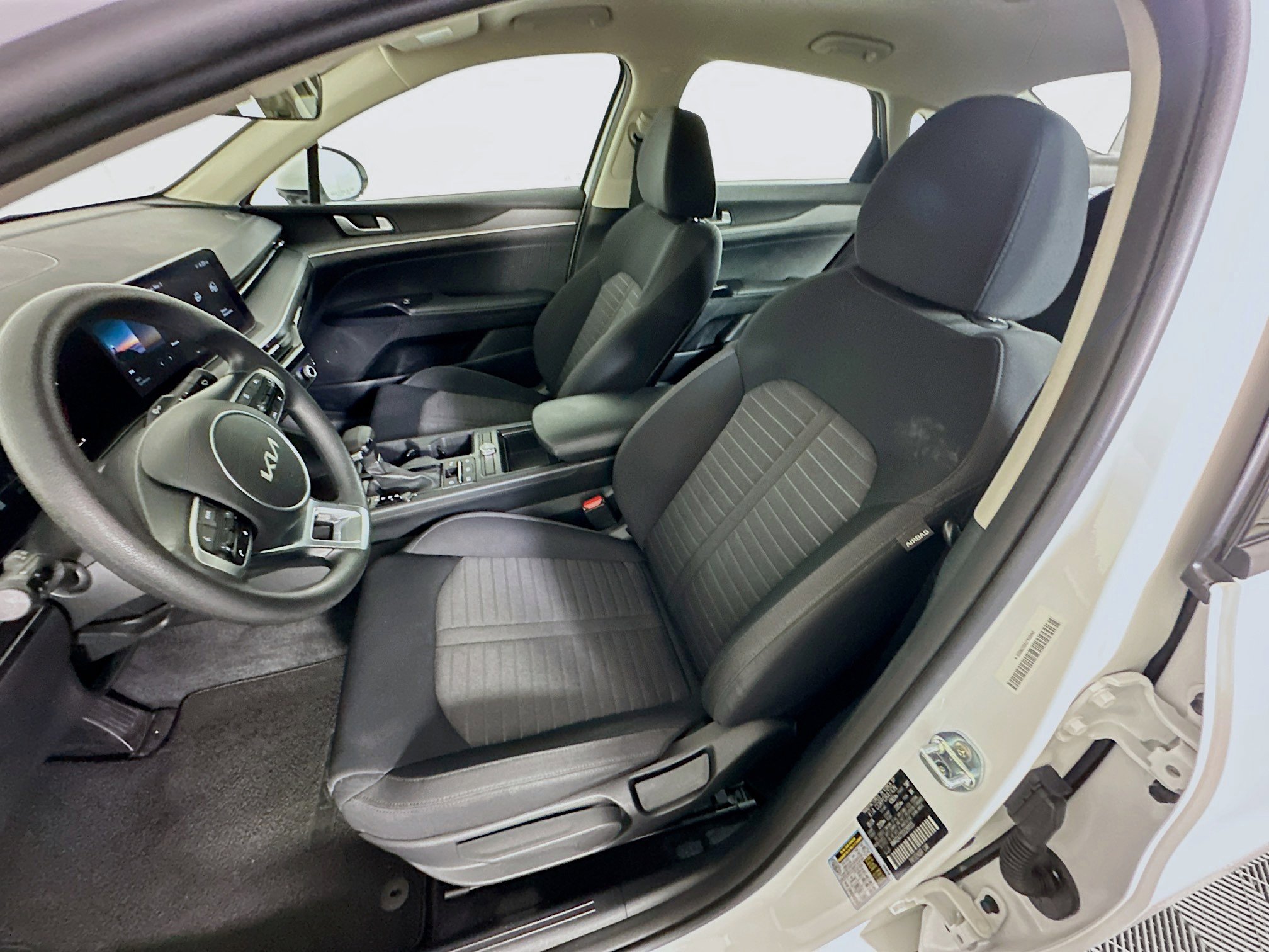 Used 2025 Kia K5 LXS image 13
