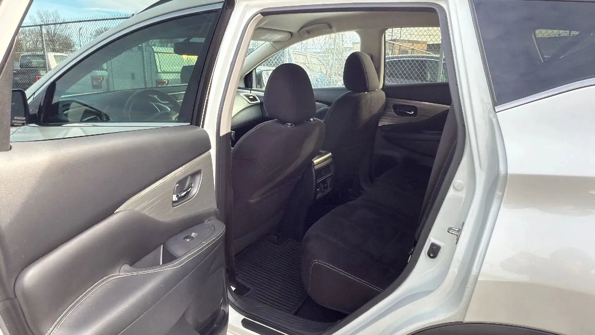 Used 2018 Nissan Murano SV image 28