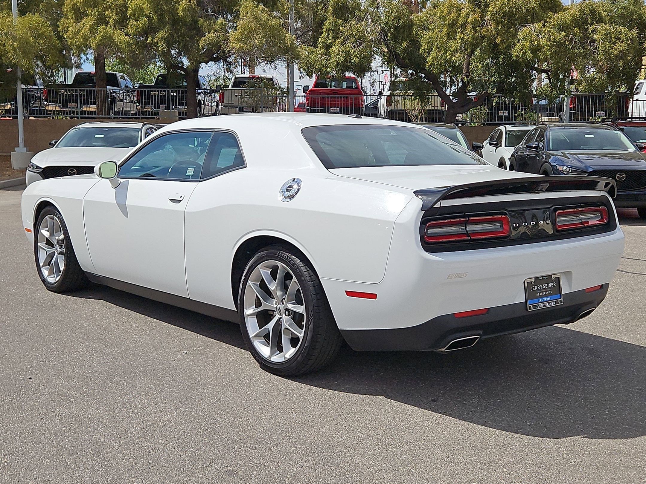 Used 2022 Dodge Challenger GT image 3