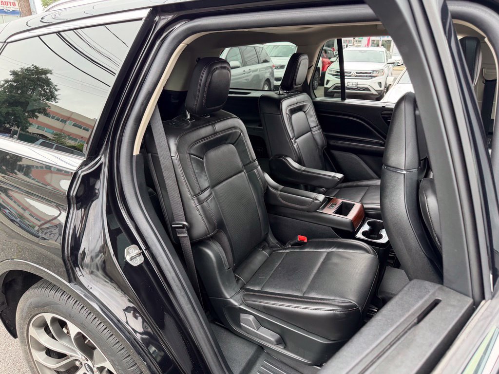 Used 2023 Lincoln Aviator Grand Touring w/ Equipment Group 301A AWD/4WD image 11