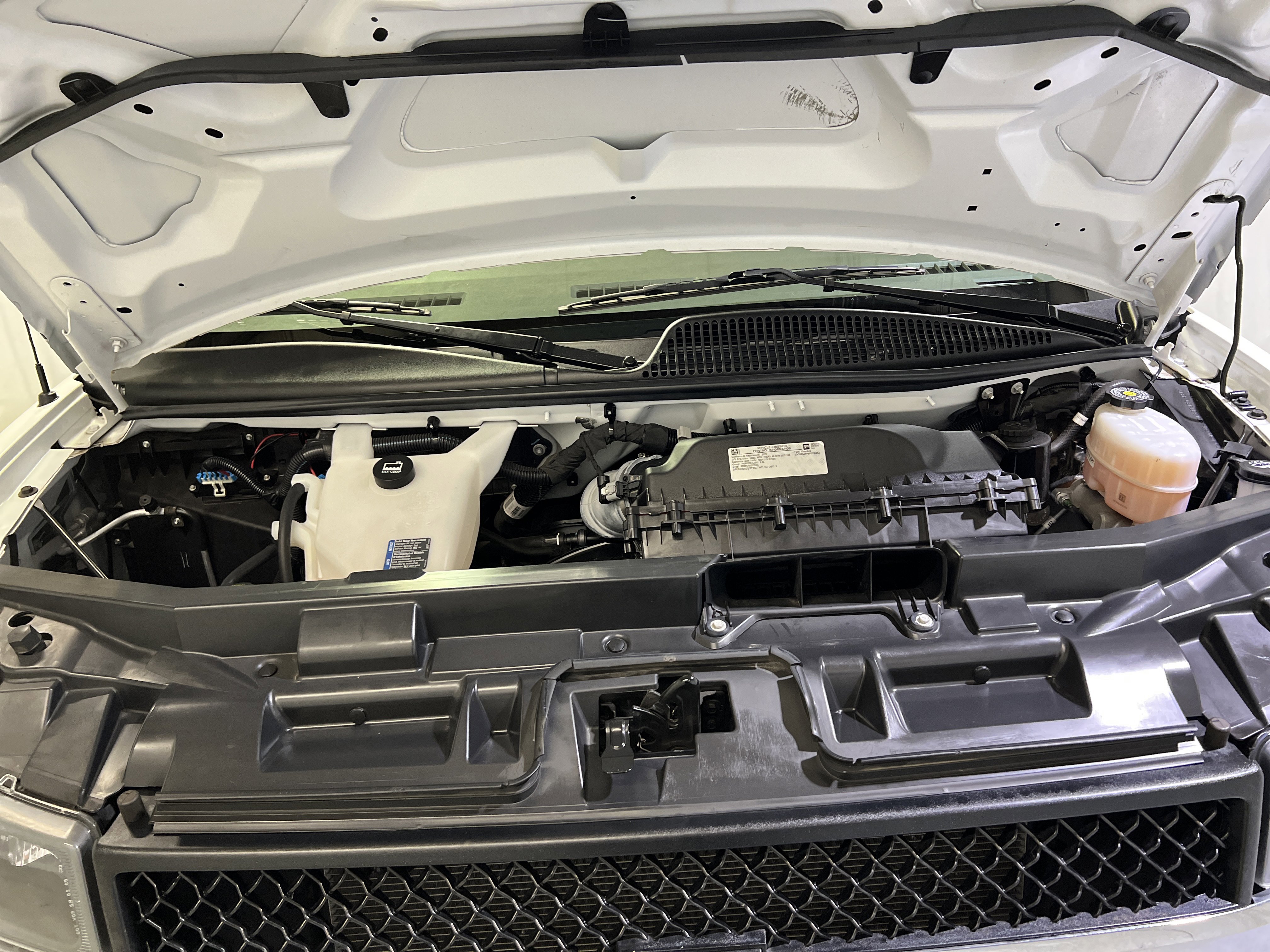 Used 2023 Chevrolet Express 2500 w/ Driver Convenience Package image 15