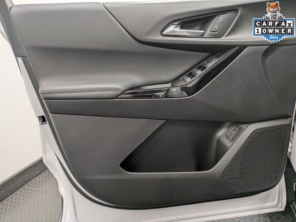 Used 2026 Chevrolet Equinox LT w/ Convenience Package II image 8