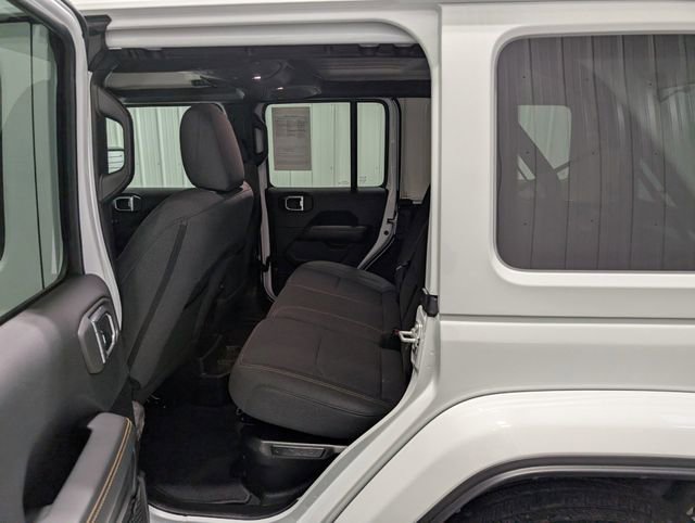 Used 2025 Jeep Wrangler Unlimited Sahara w/ Safety Group AWD/4WD image 9