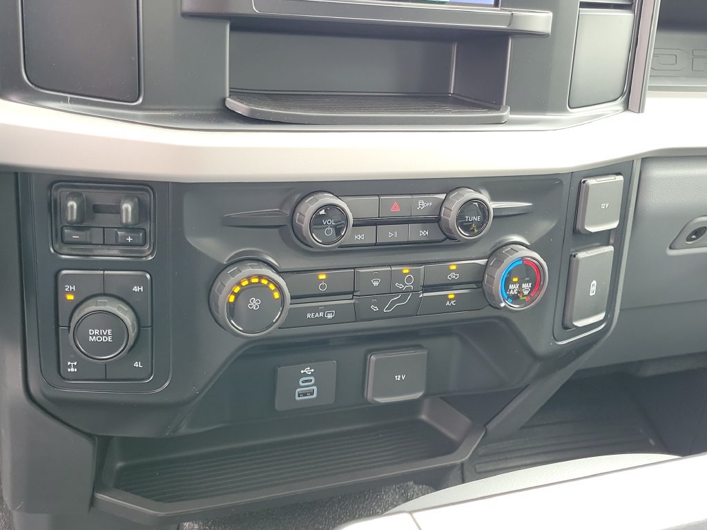 New 2026 Ford F350 XL w/ XL Chrome Package AWD/4WD image 32