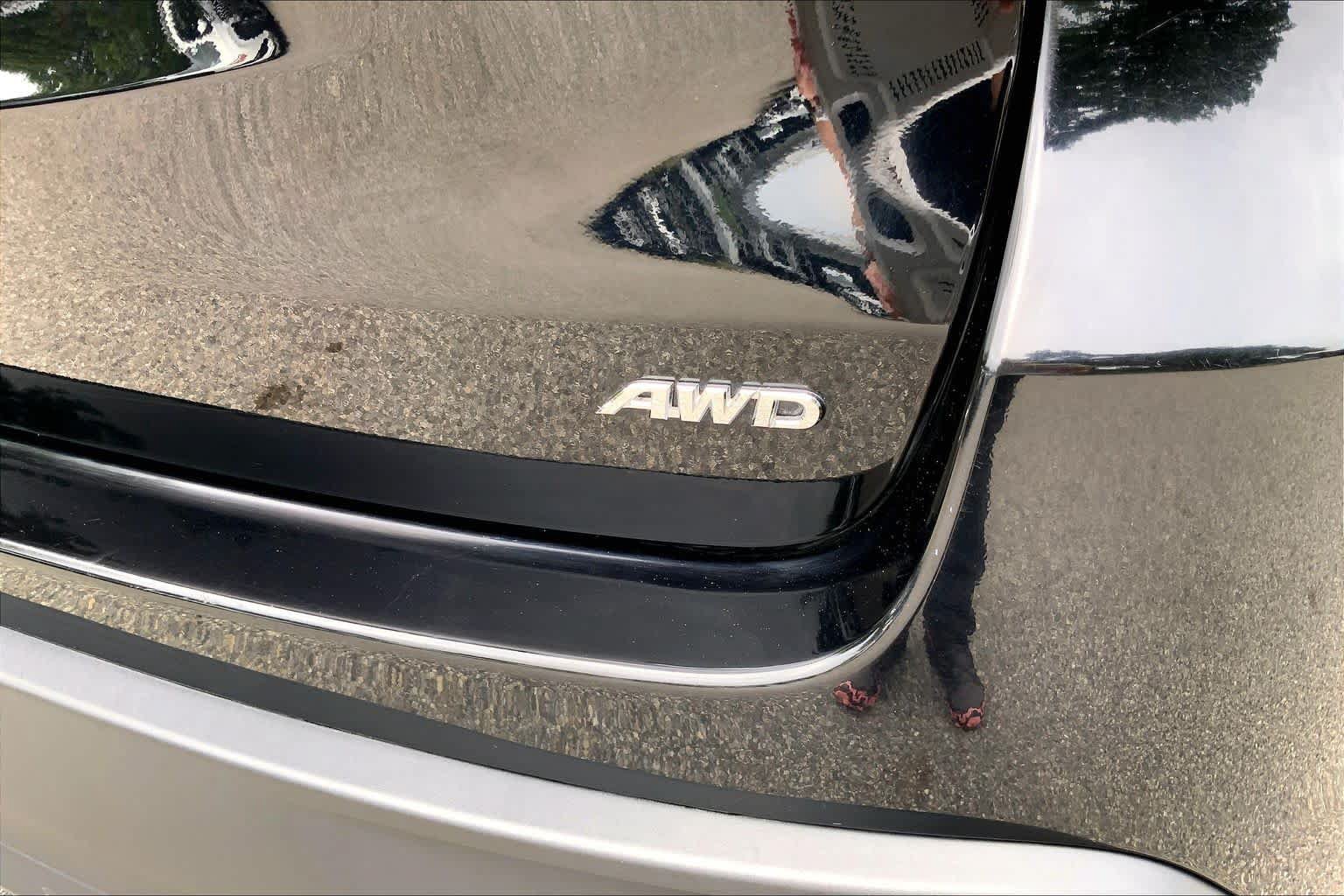 Used 2019 Toyota Highlander LE AWD/4WD image 31