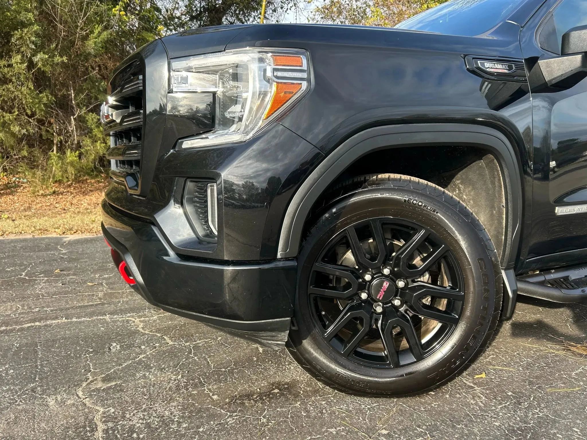 Used 2020 GMC Sierra 1500 Elevation w/ Elevation Value Package image 3