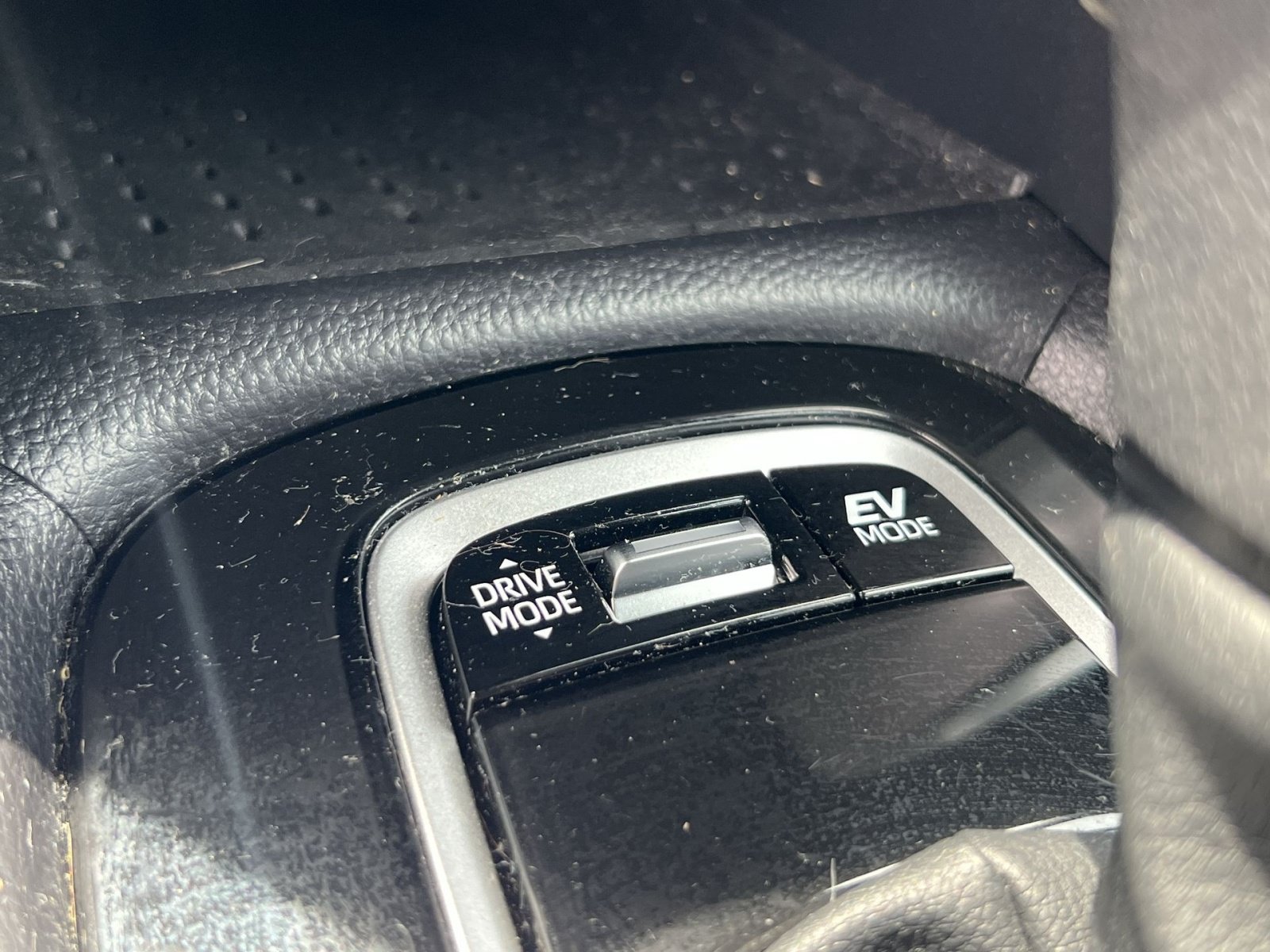 Used 2025 Toyota Corolla Cross AWD Hybrid image 26