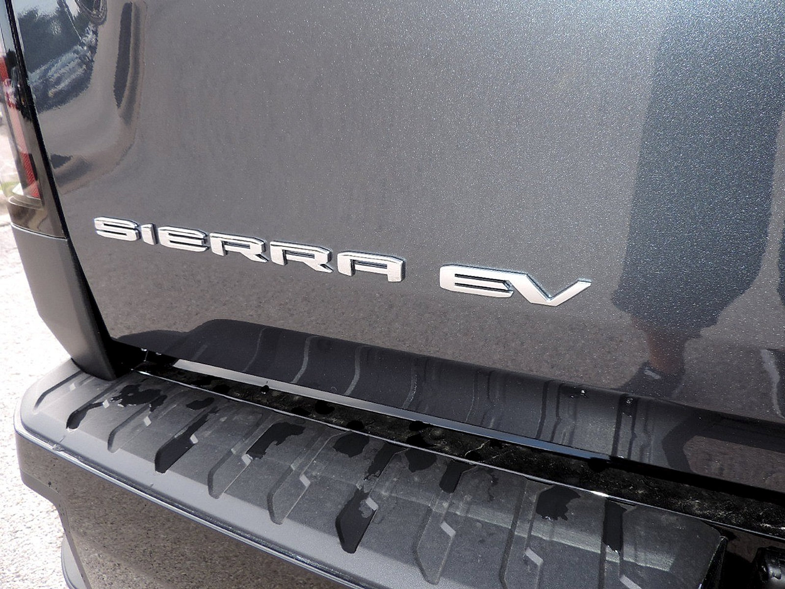 New 2026 GMC Sierra EV Elevation w/ Premium Package AWD/4WD image 11