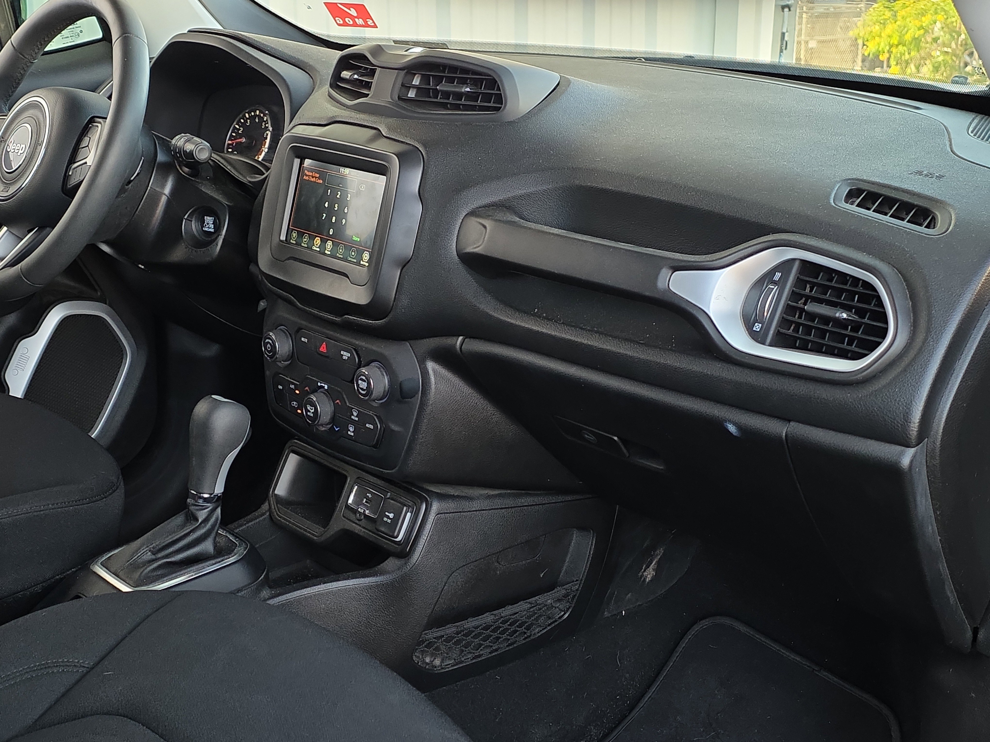 Used 2019 Jeep Renegade Latitude image 29
