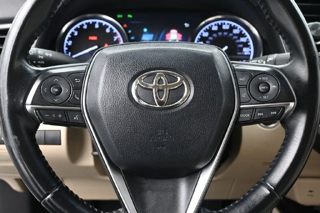 Used 2018 Toyota Camry XLE FWD image 21