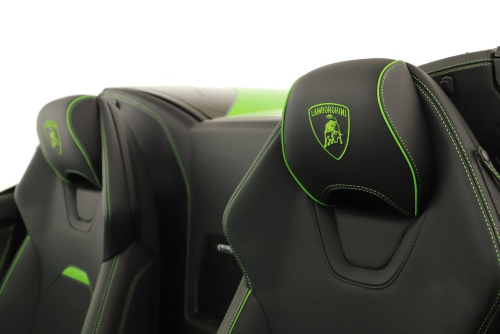 Used 2022 Lamborghini Huracan EVO RWD image 22