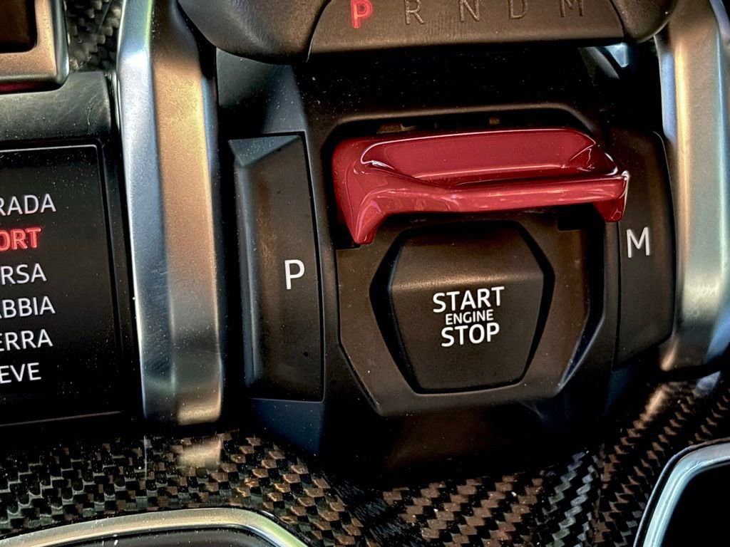 Used 2022 Lamborghini Urus image 21