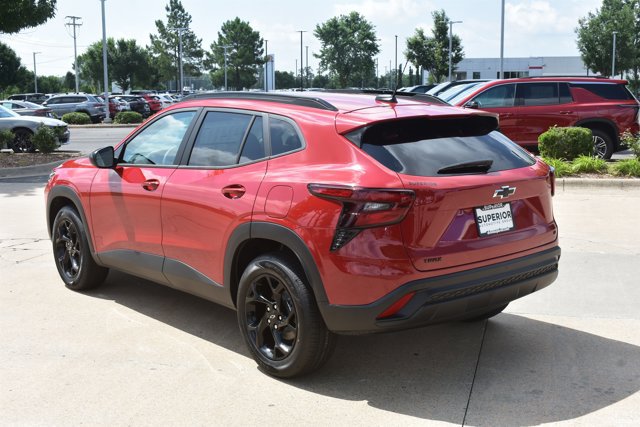 New 2026 Chevrolet Trax LT w/ Sunroof Package FWD image 9