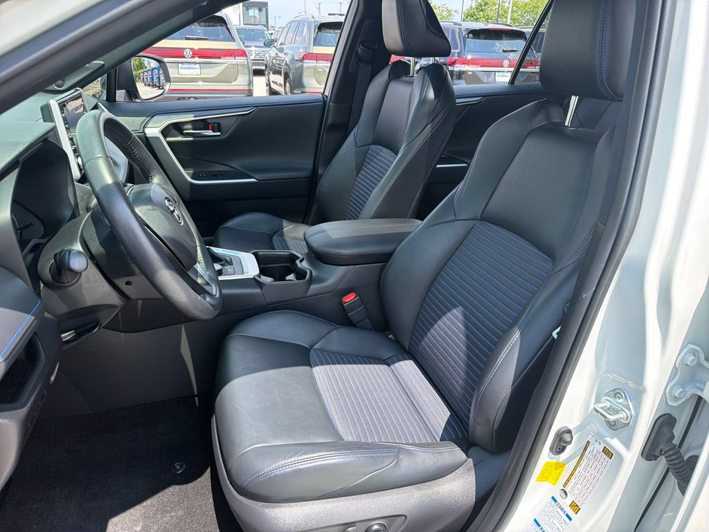 Used 2021 Toyota RAV4 XSE w/ XSE Grade Weather Package AWD/4WD image 7