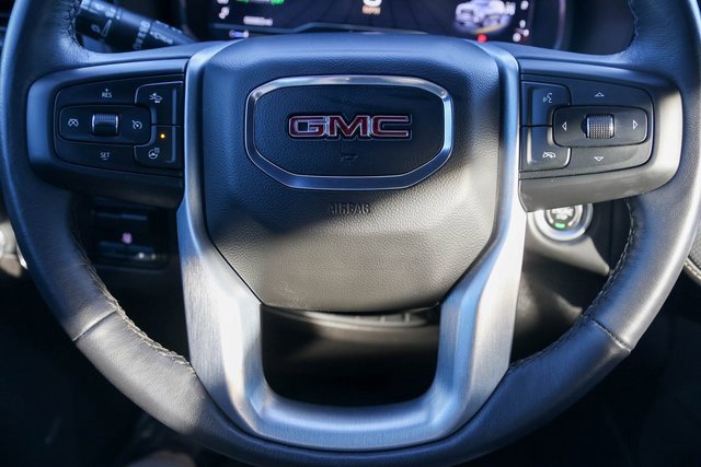 Used 2022 GMC Yukon XL SLT image 34