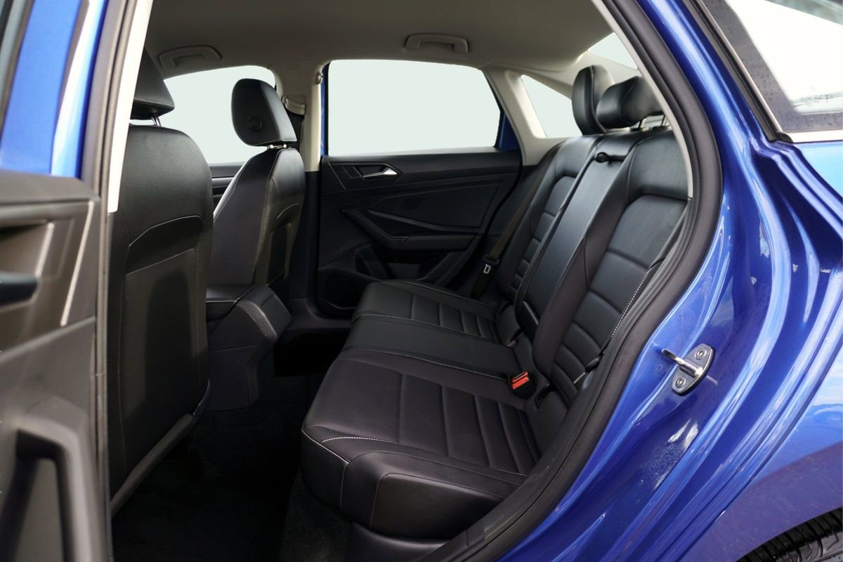 Used 2024 Volkswagen Jetta SE image 19