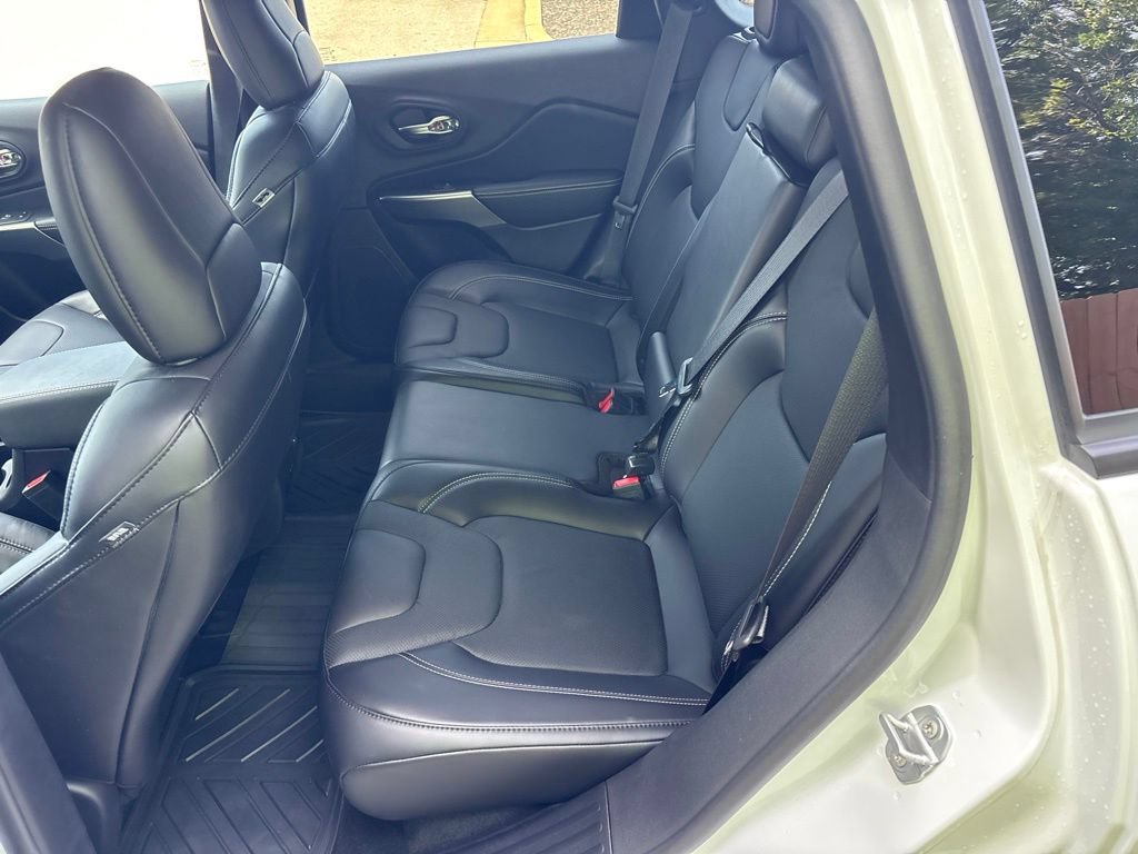 Used 2021 Jeep Cherokee Latitude Lux 80th Anniv w/ Quick Order Package 2YU 80th FWD image 10