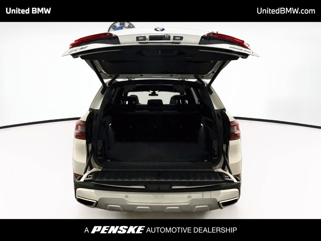 Used 2022 BMW X5 xDrive40i w/ Premium Package AWD/4WD image 21
