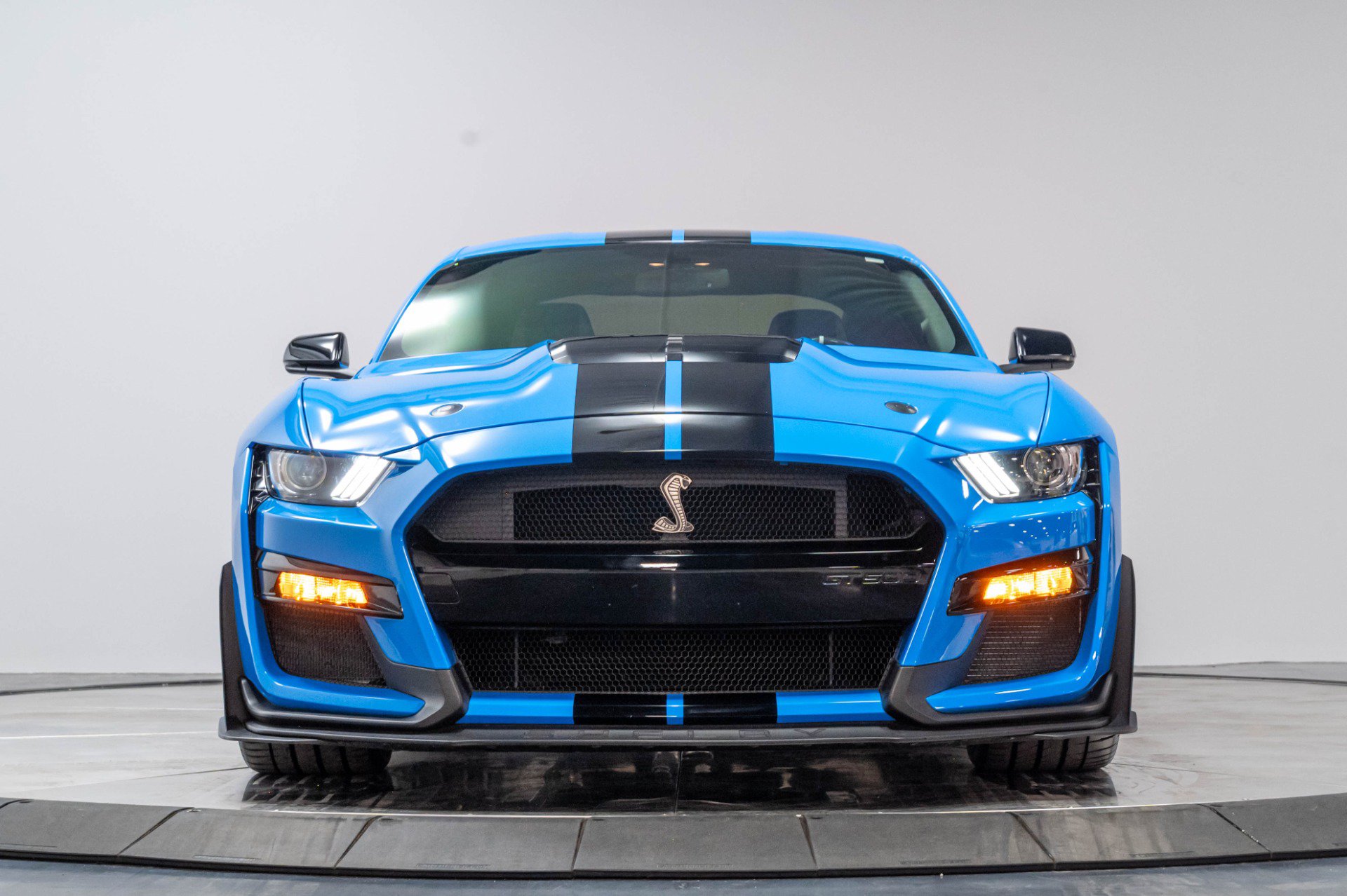 Used 2022 Ford Mustang Shelby GT500 w/ Carbon Fiber Track Pack RWD image 44