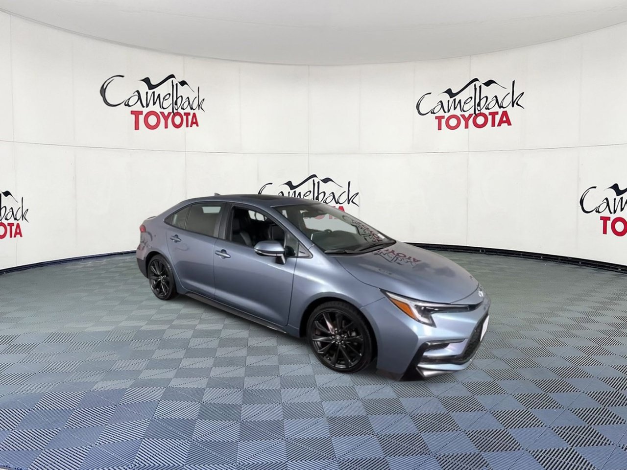Used 2024 Toyota Corolla XSE FWD image 2