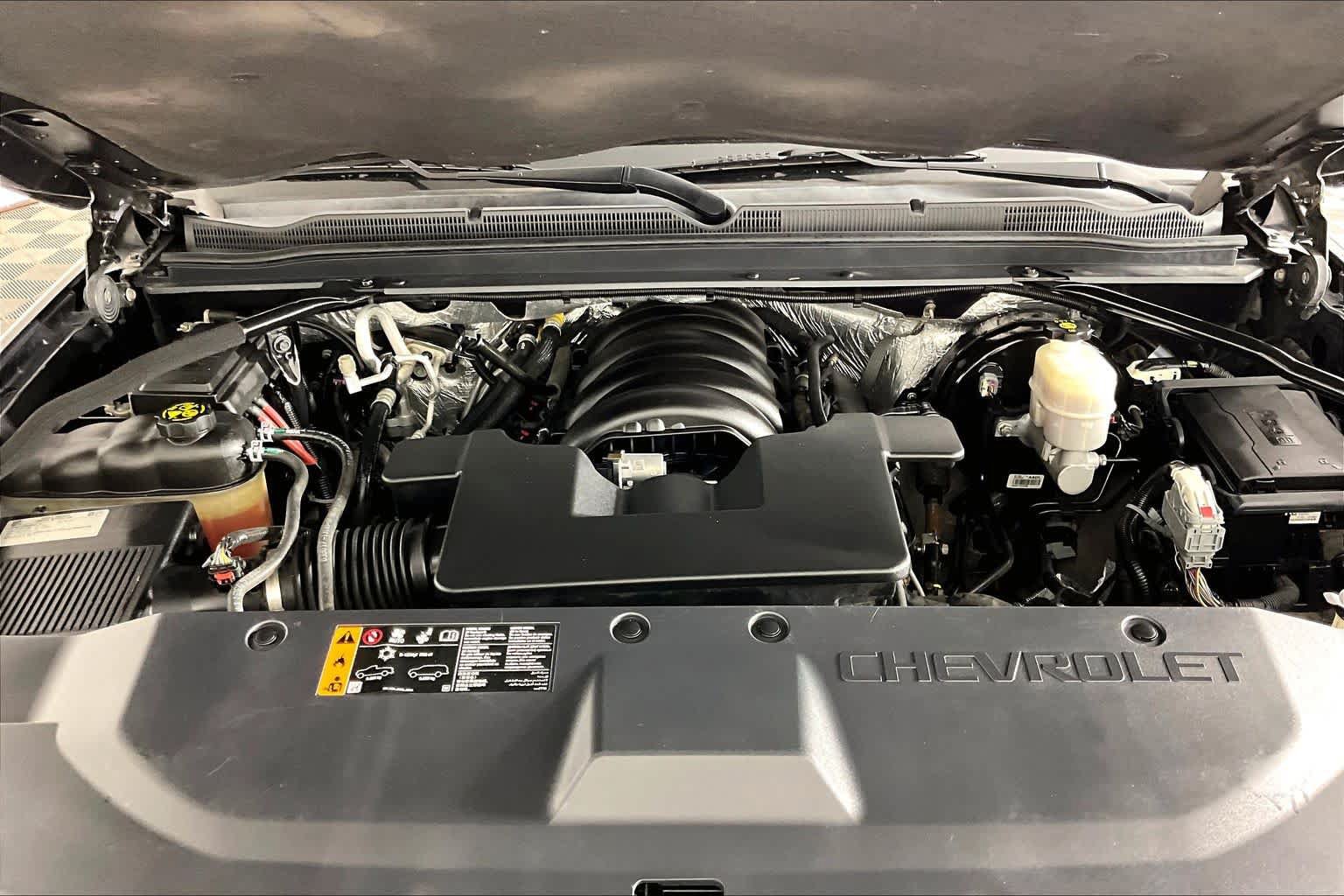 Used 2017 Chevrolet Suburban Premier AWD/4WD image 29