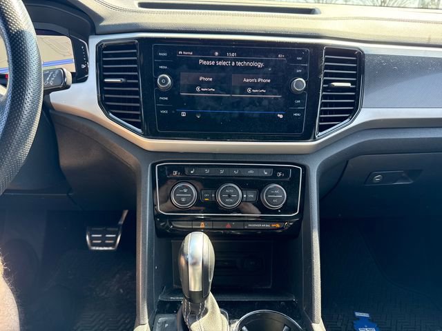 Used 2022 Volkswagen Atlas Cross Sport SEL R-Line AWD/4WD image 25