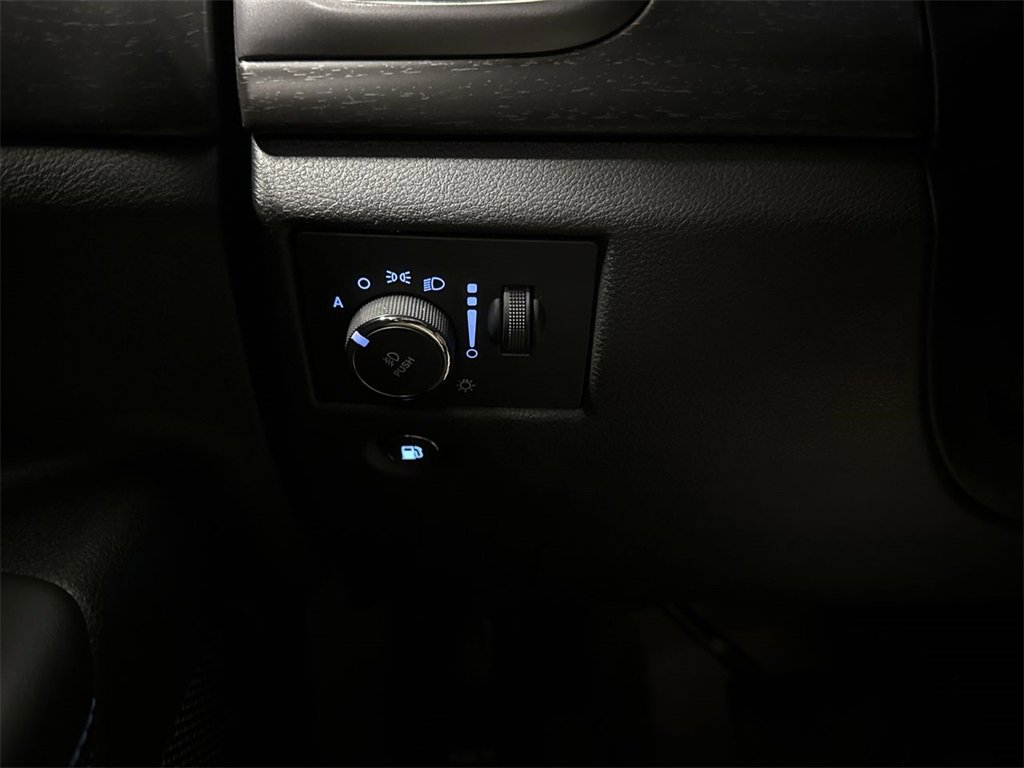 Used 2018 Jeep Grand Cherokee Laredo image 19