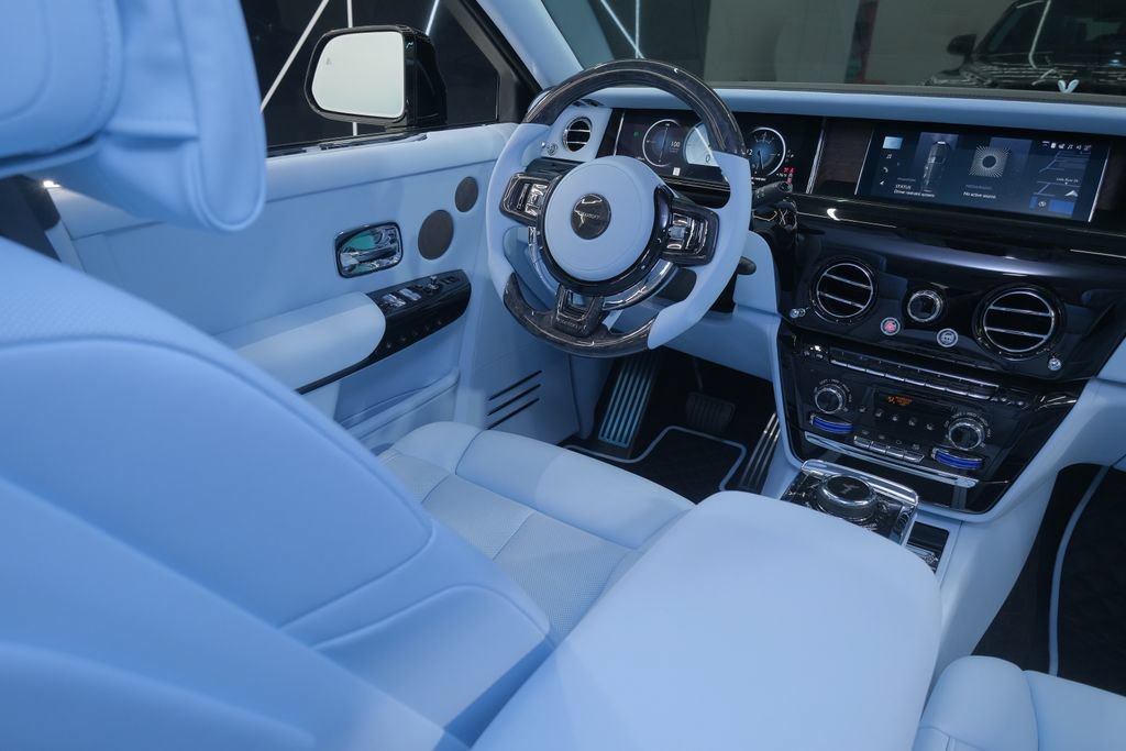 Used 2026 Rolls-Royce Phantom Sedan RWD image 76