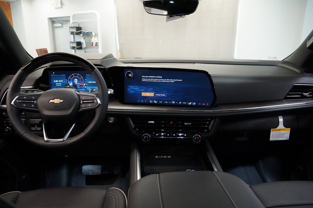 New 2025 Chevrolet Suburban Premier image 18